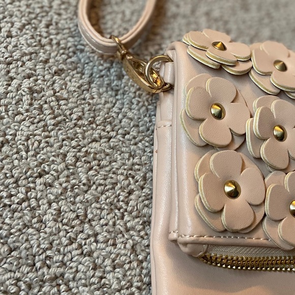 Pale Pink Floral Embodied 3-n-1 purse - Picture 11 of 11